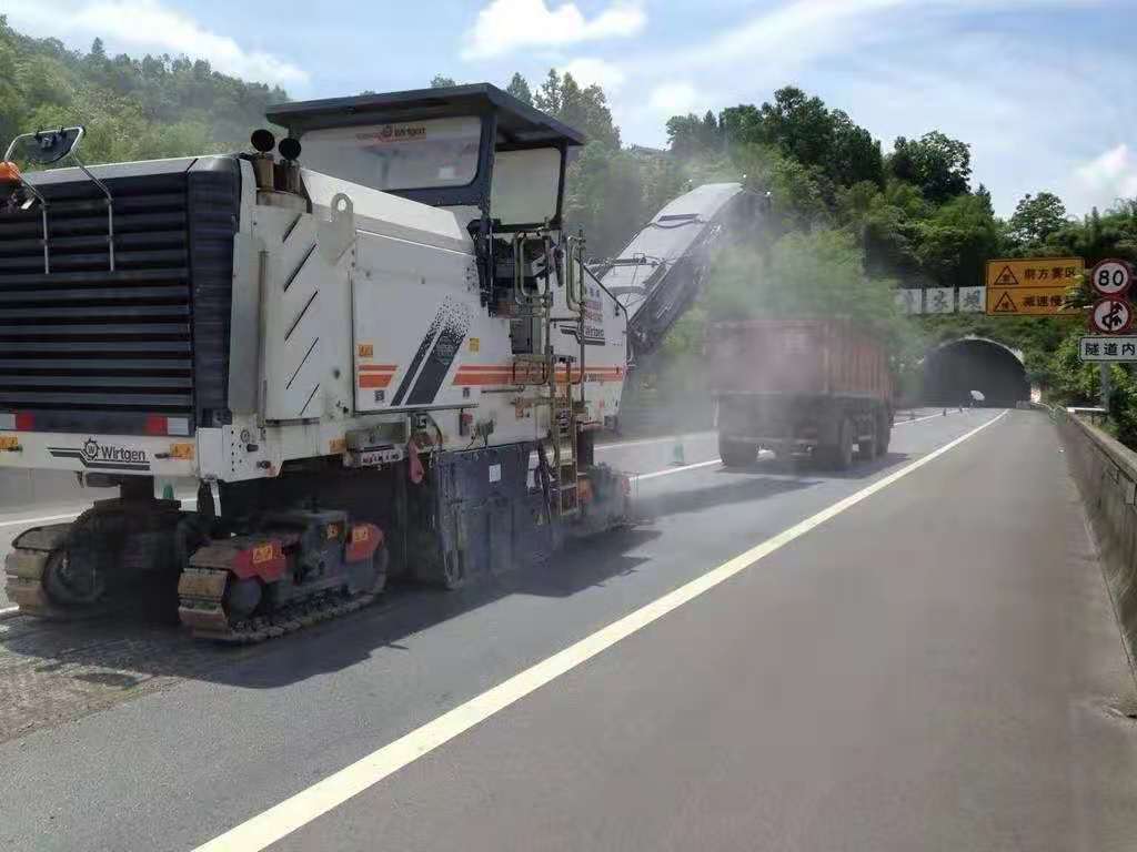 公路養(yǎng)護(hù)中冷再生機(jī)租賃如何去做？